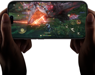 Vorderseite eines iPhone 18 Pro, die die Leistungsf�higkeit des A20 Pro Chip mit einer Szene aus Monster Hunter Outlanders zeigt