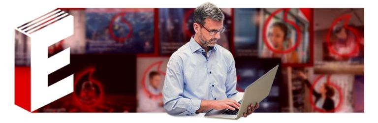 Mann mit Laptop