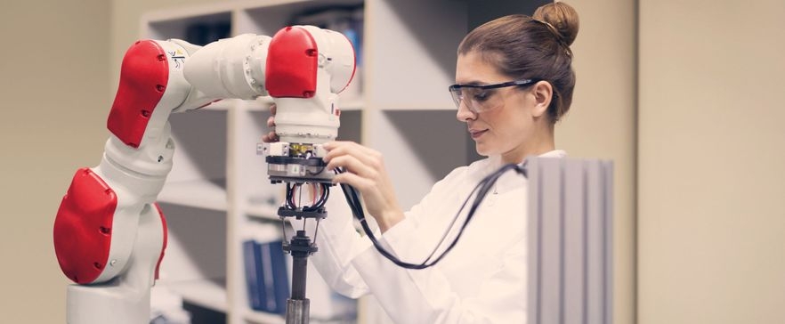 Medizinerin nutzt Smart Health