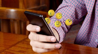 Kommunikation fällt mit Emojis oft leichter.