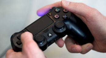 Schwarzer PS4-Controller