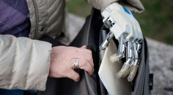 Bionische Handprothese