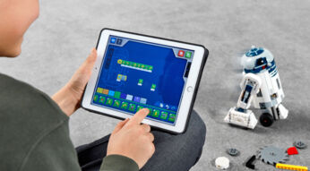 lego-star-wars-droide-programmieren-am-tablet