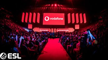 Die Arena ist gut gefuellt zu den Vodafone 5G Mobile Open.