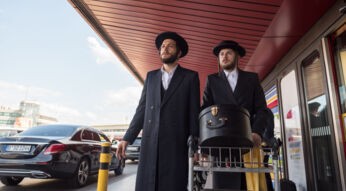 Jeff Wilbusch als Moische in der Netflix-Serie "Unorthodox"