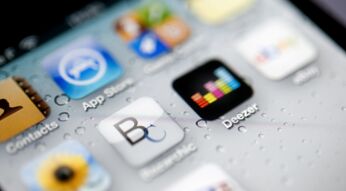 Deezer Analytics App auf dem Smartphone