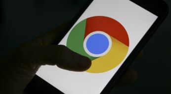 Logo von Google Chrome auf Smartphone.