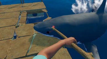 Ein Hai beißt in das Floß und wird vom Spieler oder von der Spielerin mit einem Speer angegriffen in Raft