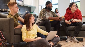 wg zockt und surft im internet