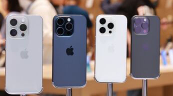 Die vier Modelle der iPhone-15-Serie in einem Shop in Südkorea ausgestellt