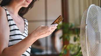 handy-heiss-featured-hitze-smartphone-abkuehlen-istock