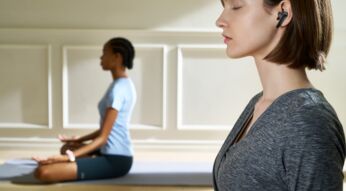 Frauen beim Yoga