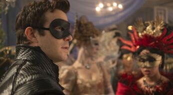 Luke Thompson als Benedict Bridgerton in Staffel 4 von "Bridgerton"