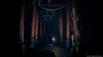 silent-hill-f-test-featured-dunkeler-gang-hauptcharakter-mit-lampe-konami-digital-entertainment