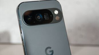 Das Kamerasystem eines Pixel-10-Modells ist zu sehen.