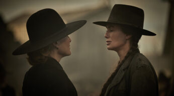 Lena Heady und Gillian Anderson in The Abandons