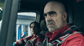 Eine Szene aus der Serie "Salvador" mit Luis Tosar als Sanitäter Salvador