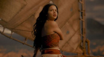 Auf dem Bild in dem Artikel zur Vaiana-Realverfilmung ist Catherine Laga‘aia als Vaiana zu sehen.