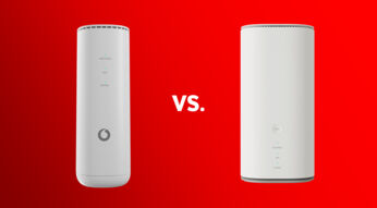 Beim Vergleich GigaCube 4G oder 5G stehen sich die beiden weißen Router im Bild gegenüber, links das 4G-Modell mit Vodafone-Logo, rechts das 5G-Modell.