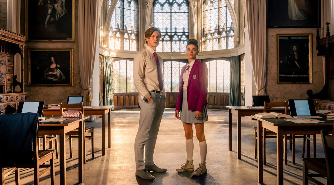 Auf dem Bild in dem Artikel zu den BookTok-Verfilmungen ist ein Bild aus der Serie Maxton Hall zu sehen.