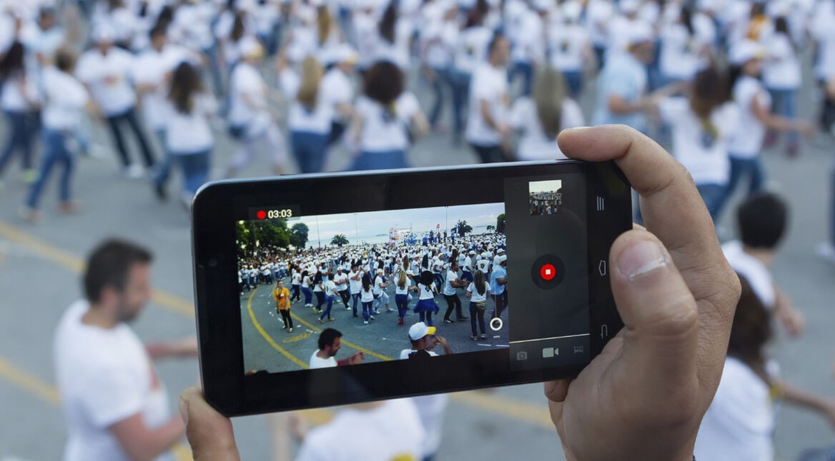 iStock_000041755424_youtube