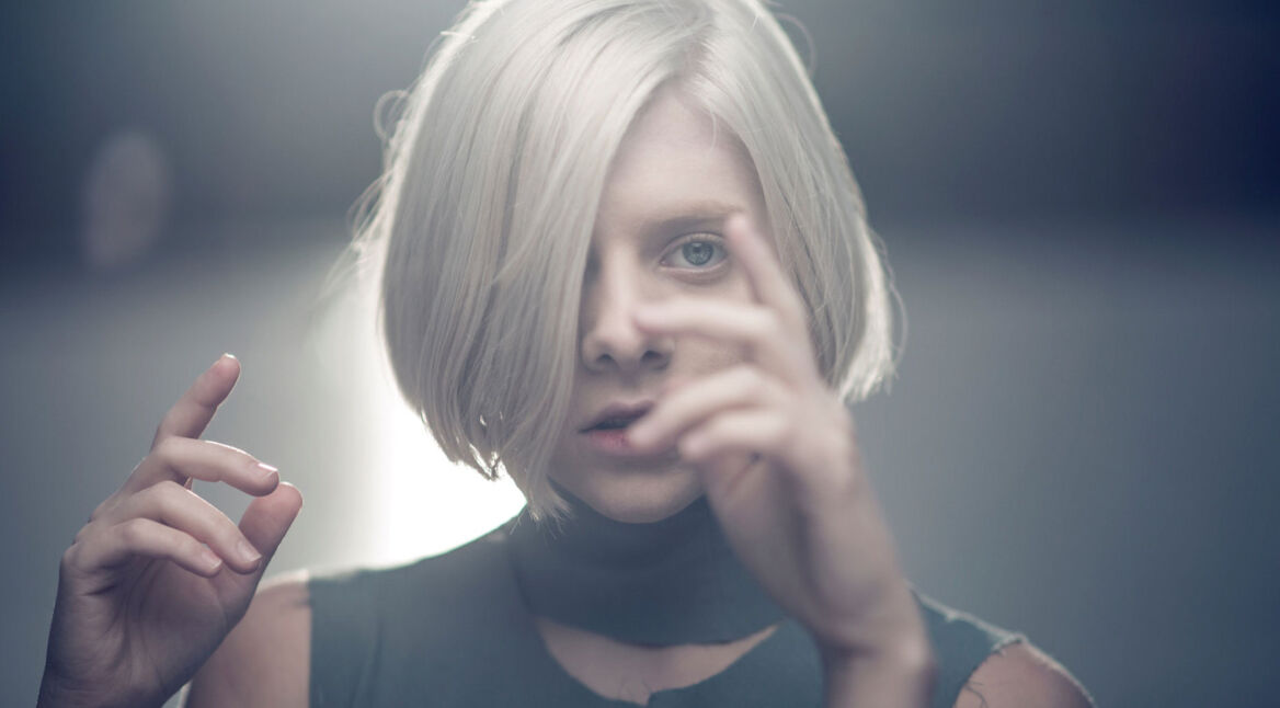 AURORA_VertigoCapitol_Kenny-McCracken-2