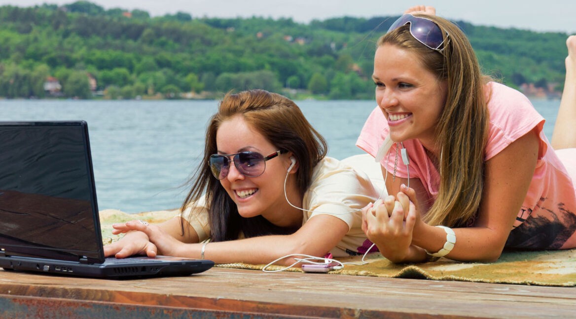 Laptop_Dock_Header_V2