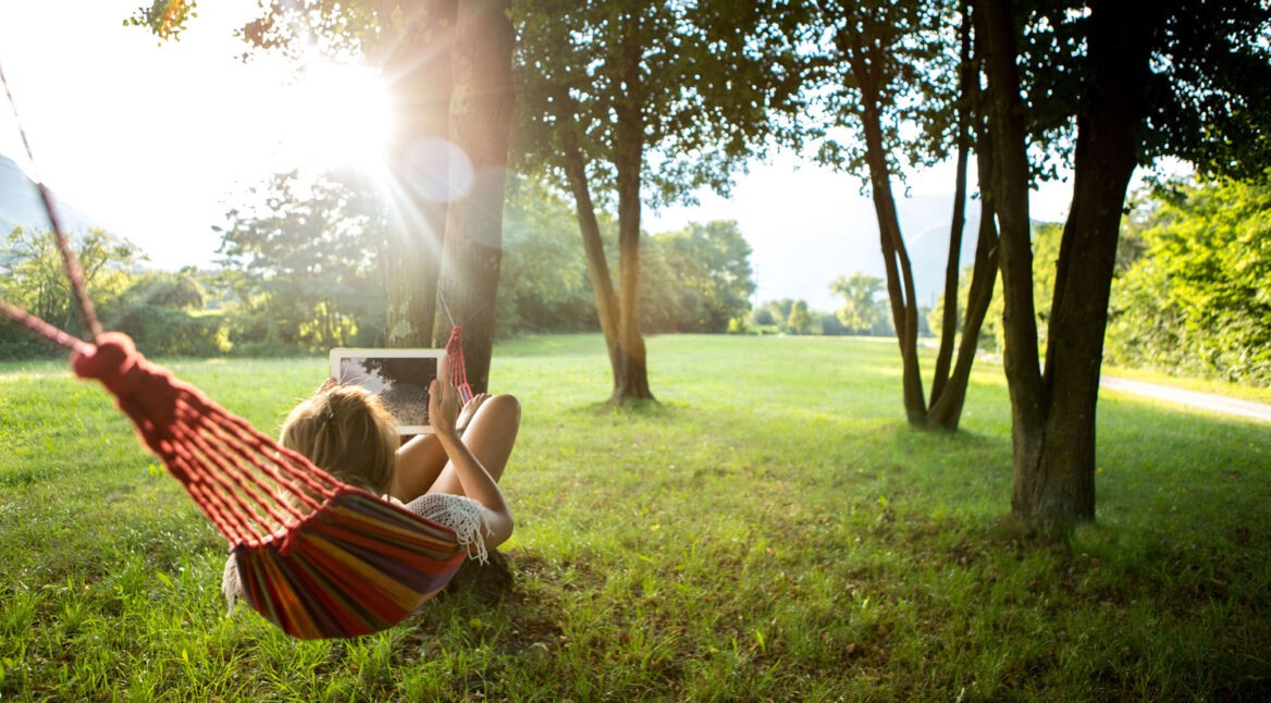 Header_featuredByNature