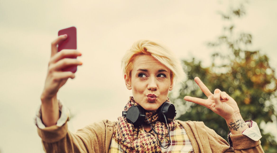 Micro-Selfie_7b_29160114