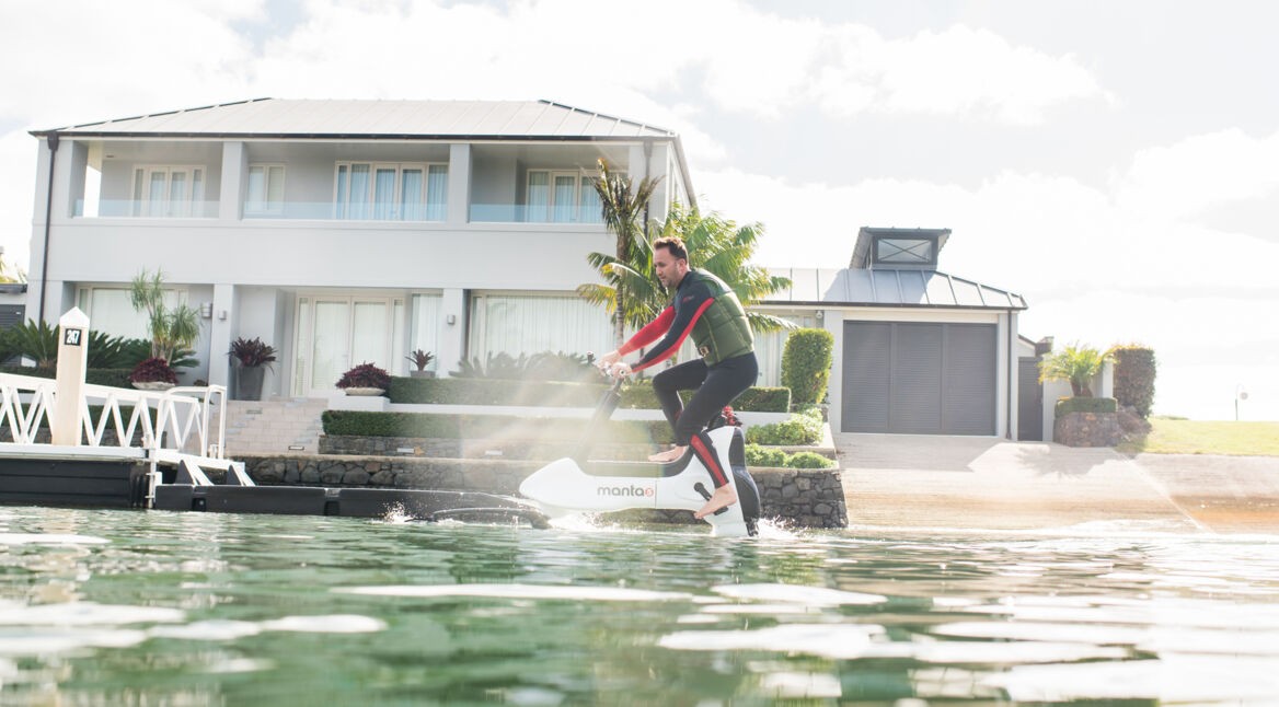 Wir zeigen Dir coole Wasser-Gadgets für heiße Tage. Foto: Manta 5