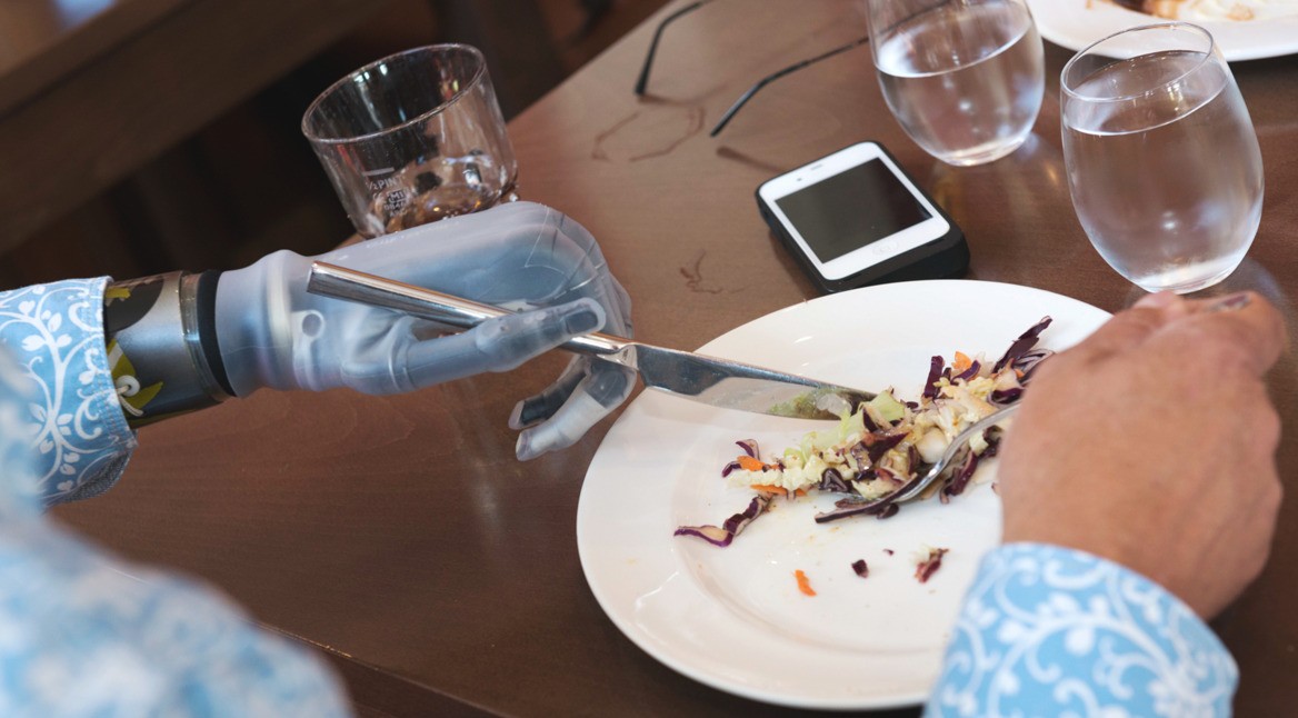 i-limb ultra eating-edited