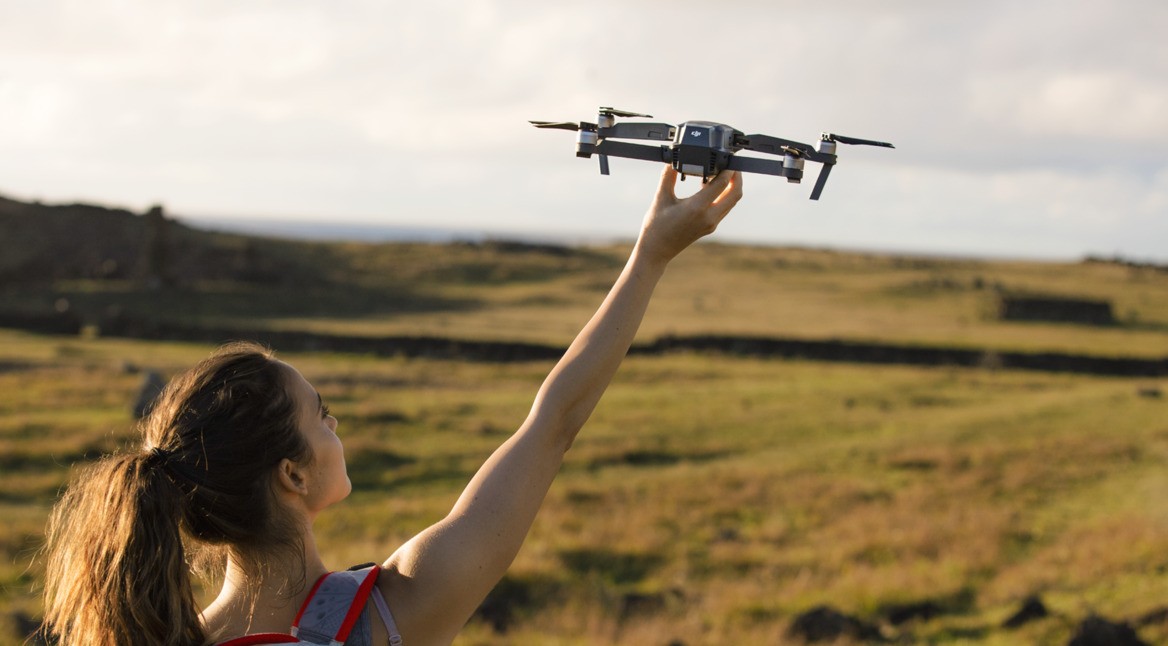 outdoors-girl-with-mavic-pro_featured_vodafone_edited2