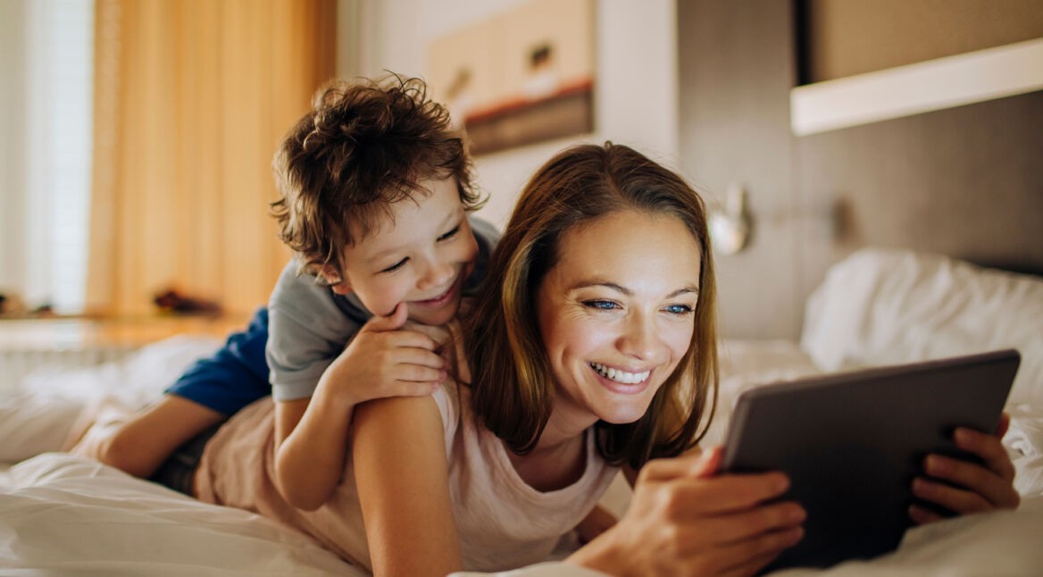 Mit dem Tablet lässt sich daheim viel ausrichten.