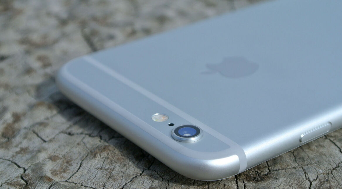 Siri generiert Wissen aus Erfahrung.