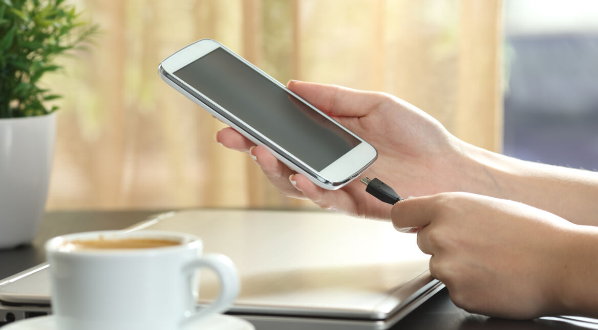 Dank Zink-Luft-Technologie haben Smartphone-Akkus vielleicht bald fünffache Kapazität.