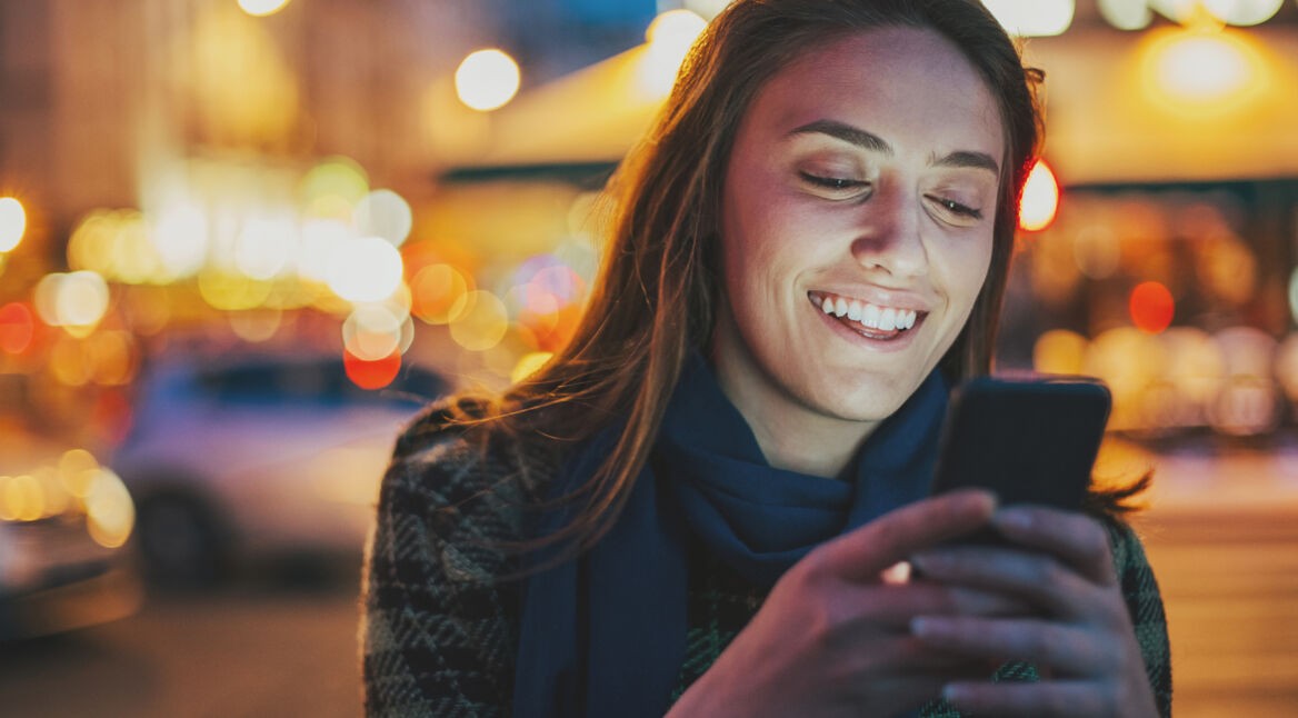 Mit dem Smartphone unterwegs Facebook verwalten.