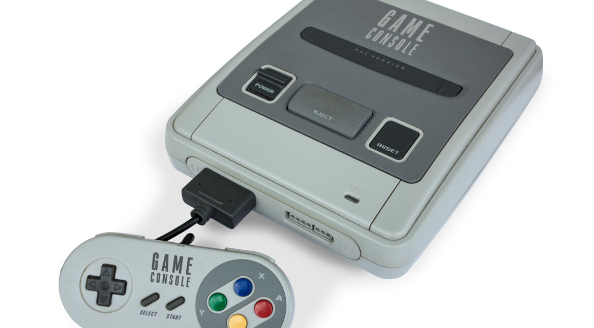 Retro video game console