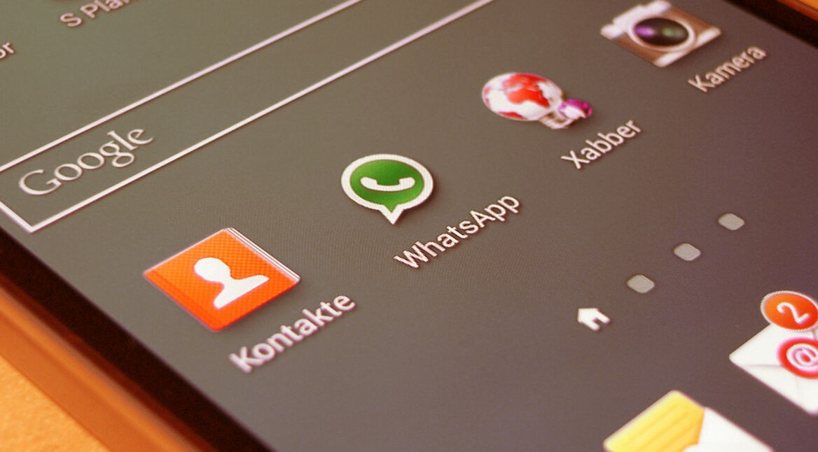 Viele grüne Android-Männchen.