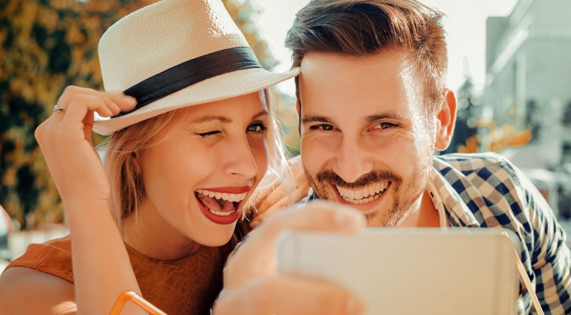Paar beim Selfie