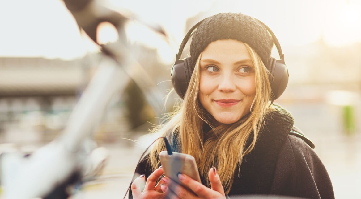 Vorlese-Apps sind auf dem Smartphone praktisch.