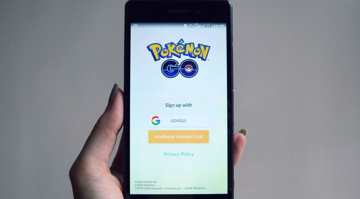 Geöffnete Pokemon GO-App auf einem Sony-Smartphone.