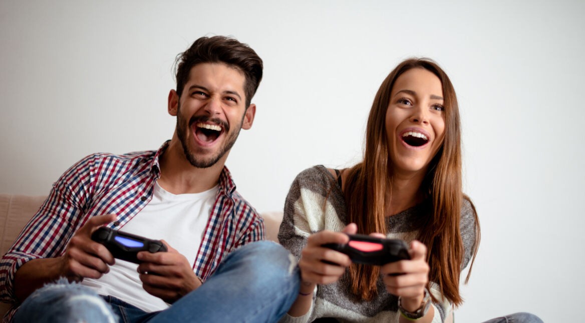 Freunde zocken auf der Playstation 4