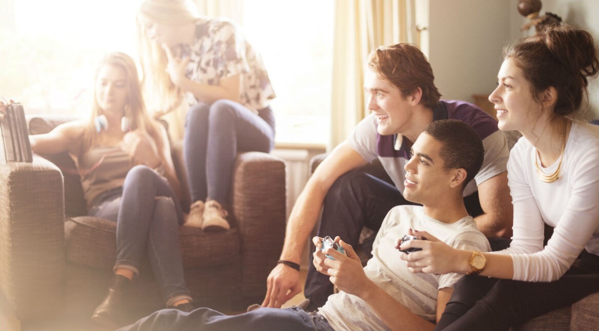 Freunde zocken Games über die PlayStation 4.