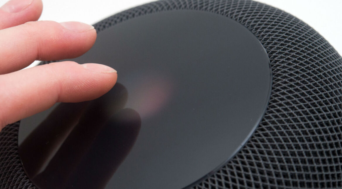 Den HomePod via Touch-Befehl steuern.