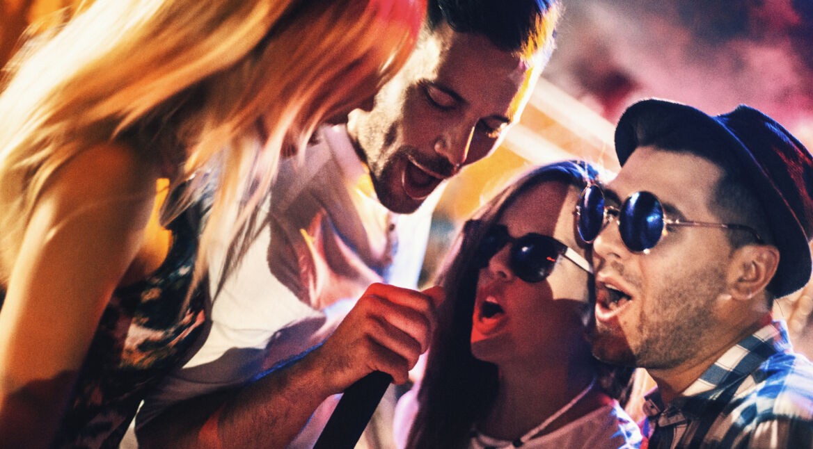 Karaoke-Spiele auf einer Party