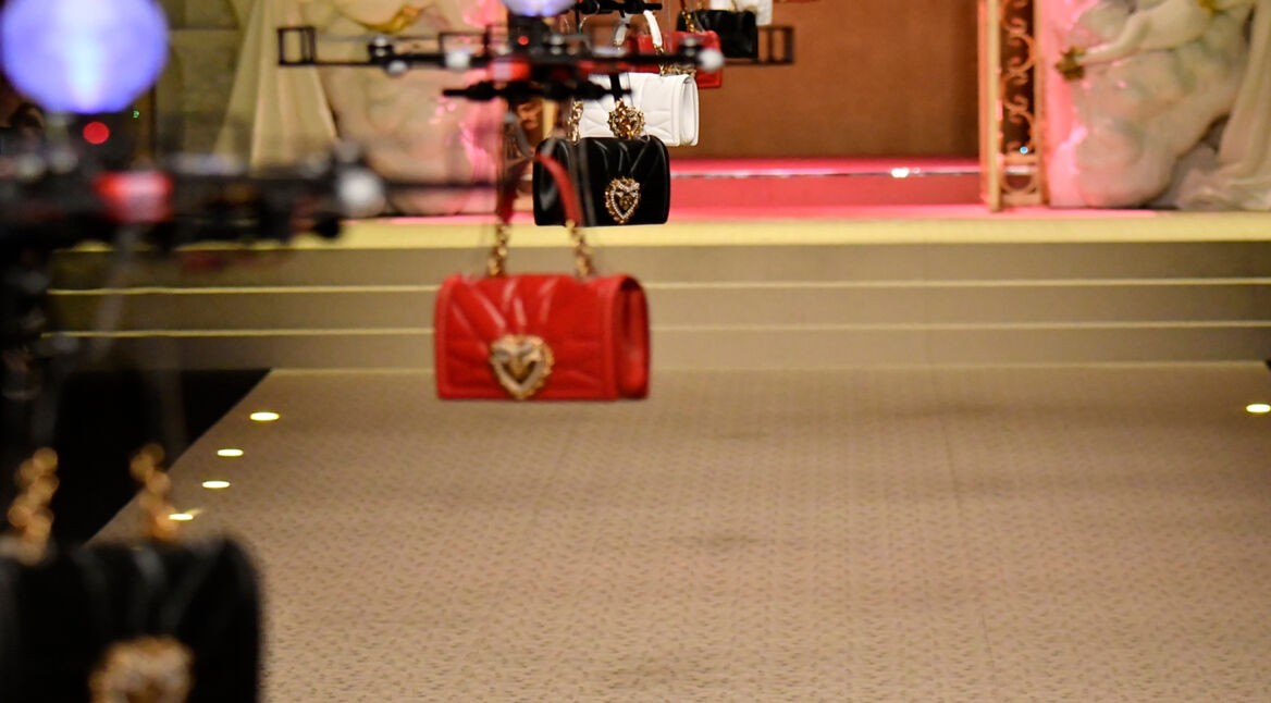 DolceGabbana-Fashion-Devotion-FW18-19-19