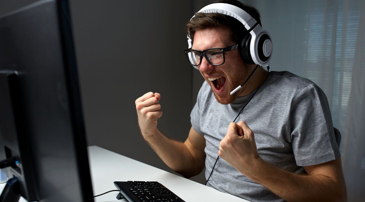 Mann streamt Xbox One-Spiel über Twitch