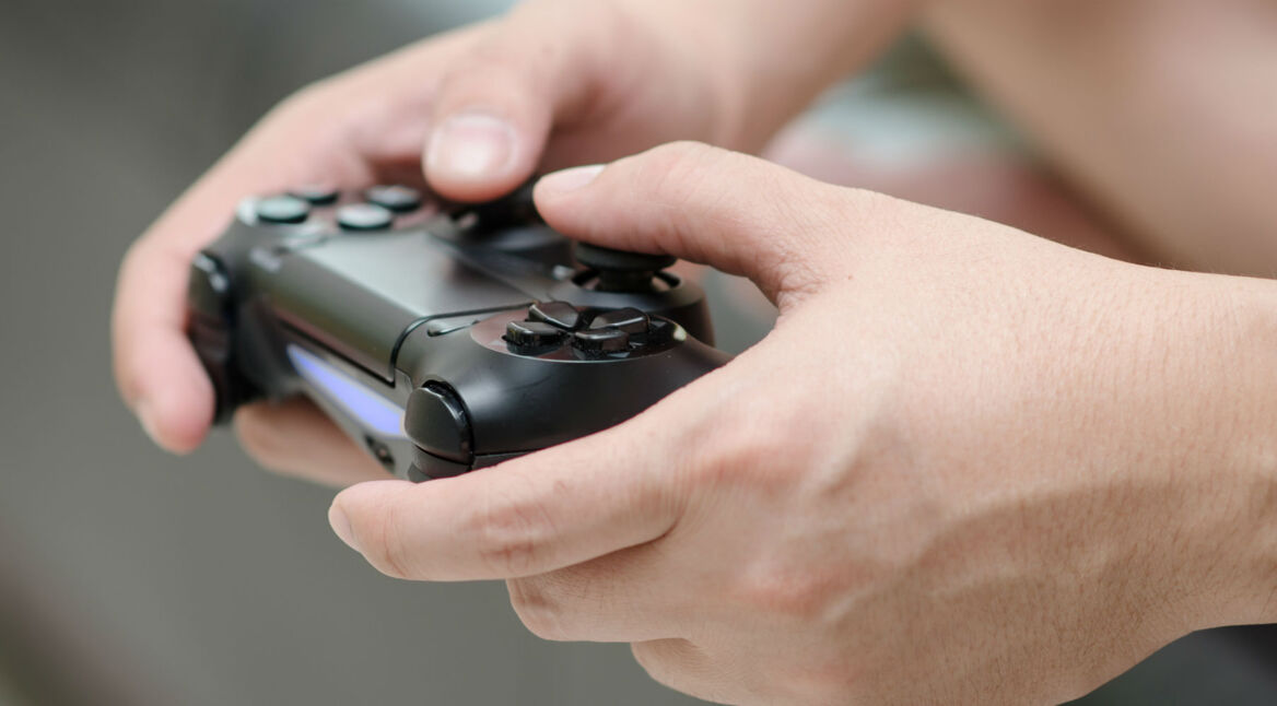 Mithilfe des PS4-Controllers eine Musik-App starten.