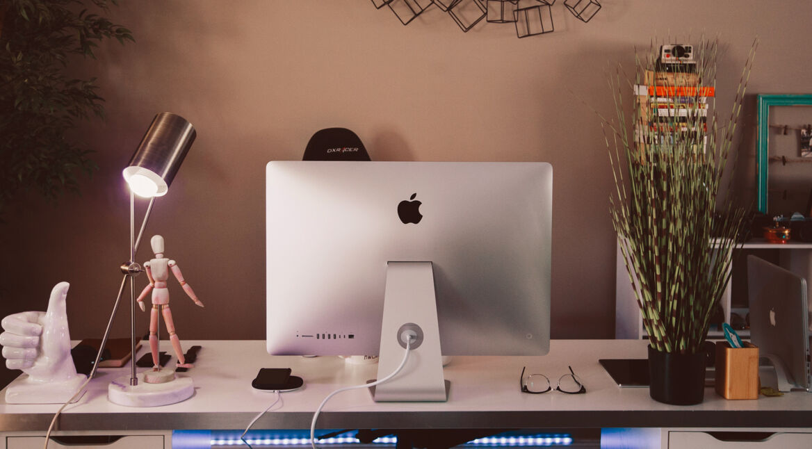 Mac-Computer im Büro