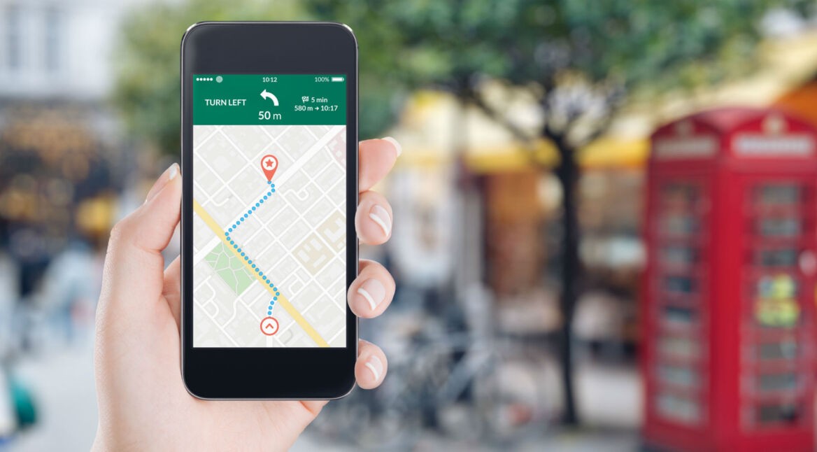 Mit dem Smartphone durch London navigieren.